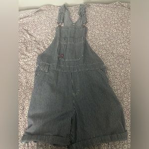 BARELY WORN BIB DICKIES SHORT OVERALLS!!